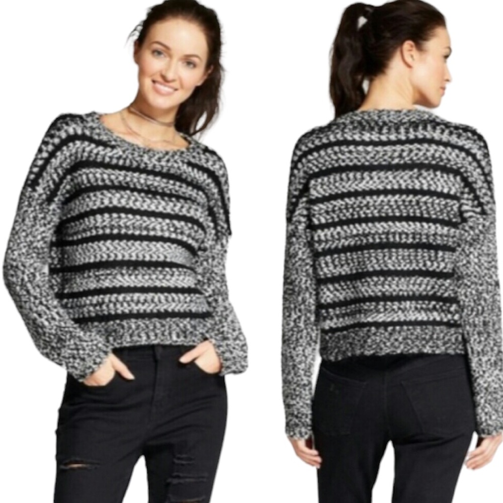 Xhilaration eyelash striped crewneck sweater women’s Size XLarge
